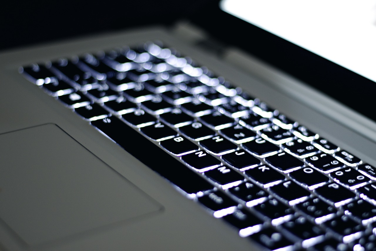 技术与设计的完美融合，最新款MacBook登场